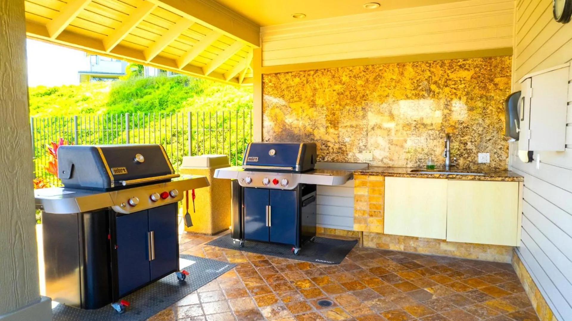 Spacious 4-Bedroom Kapalua Bay Collection - Multi Unit Listing - Same Floor - Ocean Views - 2 Free Rental Cars Kbv-31G432B2