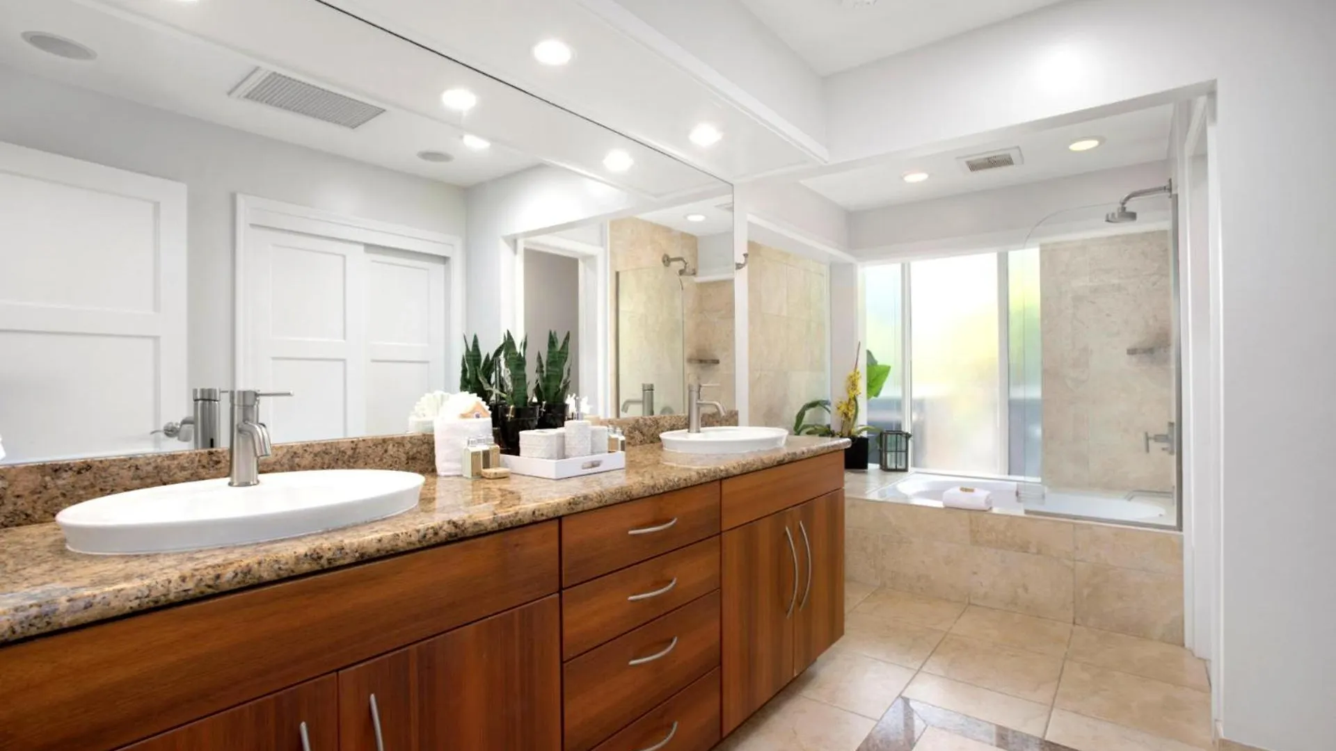 Spacious 4-Bedroom Kapalua Bay Collection - Multi Unit Listing - Same Floor - Ocean Views - 2 Free Rental Cars Kbv-31G432B2 米国